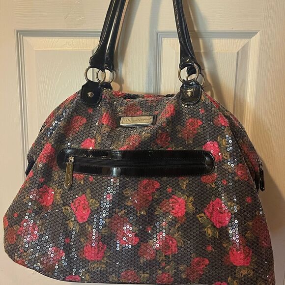 BETSEY JOHNSON Full SEQUINS RED ROSES Tote HOBO  Weekender Bag - Picture 2 of 16